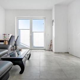 Neubau Ferienwohnung mit Balkon, hotell i Gronau