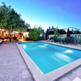 Robinson House with Pool & Seaview