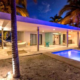 San Crisanto Beachfront Villa with Private Pool and Ocean View, hotel din San Crisanto