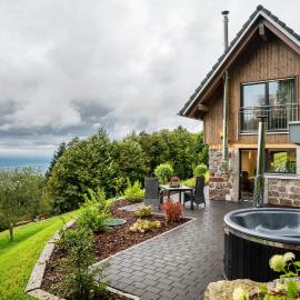 Waldlux Luxus-Chalet Brennhus, hotell i Kappelrodeck