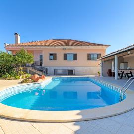 Beautiful Deluxe Villa 4 Bedroom, hotel a Aldeia de Brescos