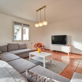 Appart Grenoblois ville et nature โรงแรมในEybens