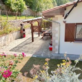 Apartamento Rural Rubó โรงแรมในAlles