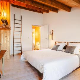Gîte La Muscardine avec Spa, hotel a Nuaillé-dʼAunis