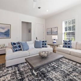 3BR Townhome - Sleeps 6 - Pool, hotel di Pass Christian