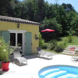 Gite La Villa Des Pins Poët-Laval