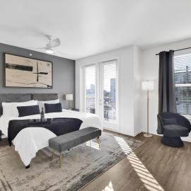 Cozy Flat with Pool, Gym, and Stunning City Views