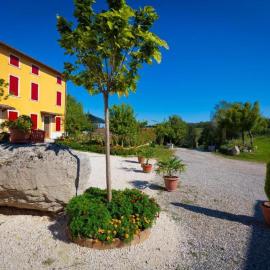 Nuova Scardua Agr Cucina Tipica, hotell i Cavriana