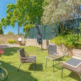 Au pied de la Sainte Victoire – hotel w mieście Puyloubier