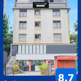 Townhouse Oak Gravity Inn, hotel v destinácii Pune