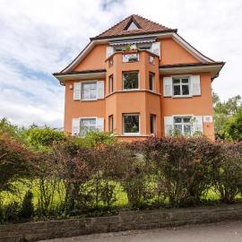 Rotes Haus über den Weinbergen, hotel in Konstanz