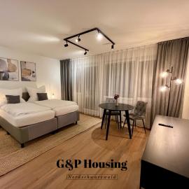 G&P Housing - Deluxe Zimmer I mit eigenem Badezimmer & Gemeinschaftsküche, khách sạn ở Altensteig