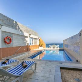 Seaside House With Heated Pool