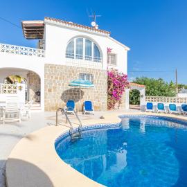Villa w pool seaview in Cometa