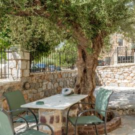 Peaceful Refuge In Mani 1, Hotel in Kotronas