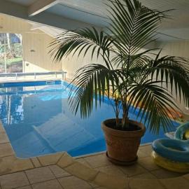 Maison avec piscine et parking - 10 pers. - FR-1-410-491, hotelli kohteessa Spay