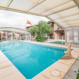 Casa rural con encanto-autentica tradición, hotel a Ledaña