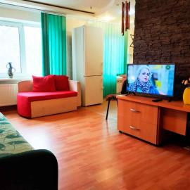 2х кімнатна студія на бульварі Свободи, Жовті Води, центр, hotel in Zhovti Vody