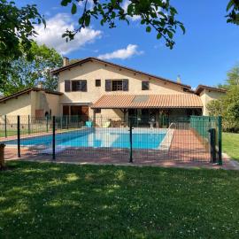 Grande Maison Familiale avec Piscine Clôturée, Idéale Enfants, Proche Bordeaux