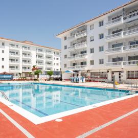 Apt 200 meters from the beach id