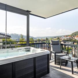 Egge Resort 7c mit Whirpool u Sauna, hotel in Altenbeken