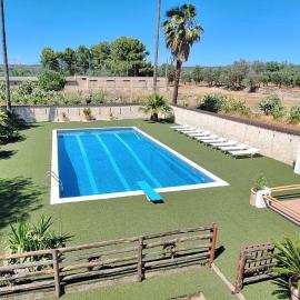 Villa Dany with pool、Villa Castelliのホテル