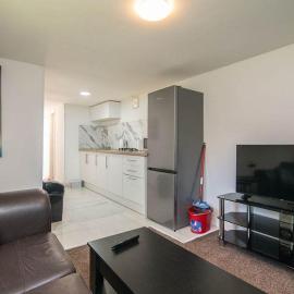 1 Bed Studio CV2, hotel in Wyken