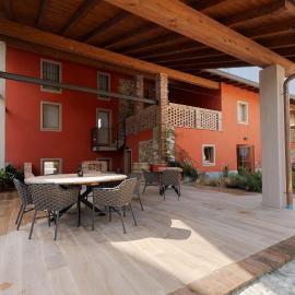 Decanter House, hotel u gradu Borgomanero