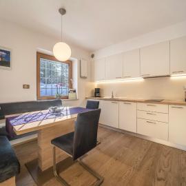 Ferienwohnung Hirzer Edelweiss, hotel a Avelengo