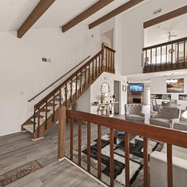 Modern & Elegant 3BR Home Steps from NRG Stadium & Texas Medical Center, хотел в Хюстън