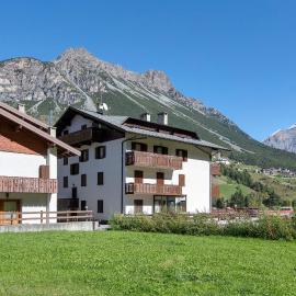 Cima de' Piazzi Apartment 1, готель у місті Вальдідентро