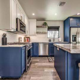 Modern Farmhouse I Quite Escape w/ Vibrant Kitchen