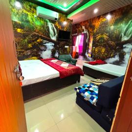 New Gaytri place Near by prem Mandir, hotel em Vrindavan