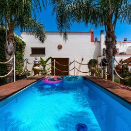 Casa Aurora Luxury Apartment, hotell sihtkohas Giuggianello