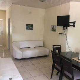 Baywatch Apartments, hotel din Castara