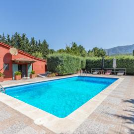 Maison avec piscine en Catalogne, hôtel à Aramunt