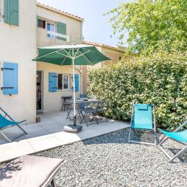 La belle petite maison d'Oléron – hotel w mieście Dolus-d'Oléron