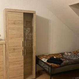 Appartment nahe Galopprennbahn，伊費茨海姆的飯店