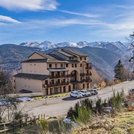 Studio Cabine Ax Les 3 Domaines, hotel u gradu 'Ax-les-Thermes'