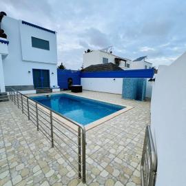 Villa la lagune, hotel in Al Maqārisah