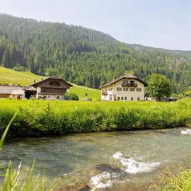 Untersinnerhof Gsies, hotel in Valle Di Casies