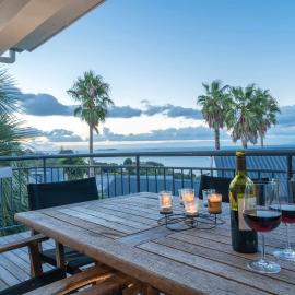 Premium Seaview Villa, Hotel in Waiheke Island