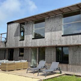 Villa Grande Est idéal famille Spa, hotel in Plounéour-Trez