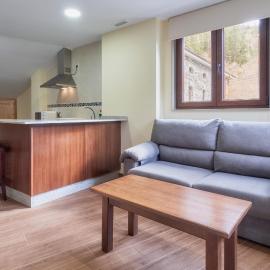 Valle del Ibias - Segundo Izquierda, hotel u gradu Cecos