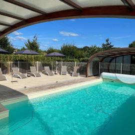 Maison Iris, hotel in Castelnaud La Chapelle