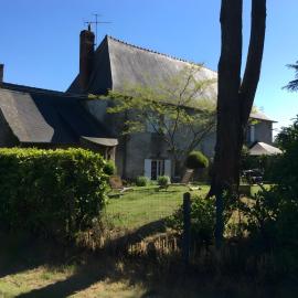 appartement dans manoir du xvii eme, מלון בPluherlin