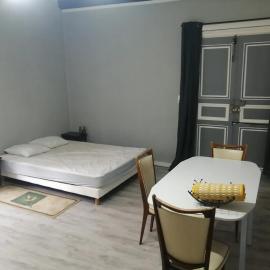 Gradina Bulgarana, hôtel à Bourg-Argental