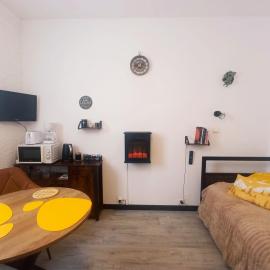 Studio hypercentre, calme, idéal cyclistes à Argelès-Gazost, TOUT inclus, hotel in Argelès-Gazost