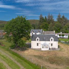 Holiday Home Loch Meiklie View by Interhome, Hotel in Balnain