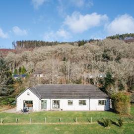 Holiday Home Glenmoriston Estate - 2 cottages by Interhome, hotel in Invermoriston